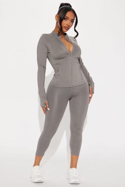 Chaqueta Deportiva Negra Elevate con Cuello Alto - Image 11